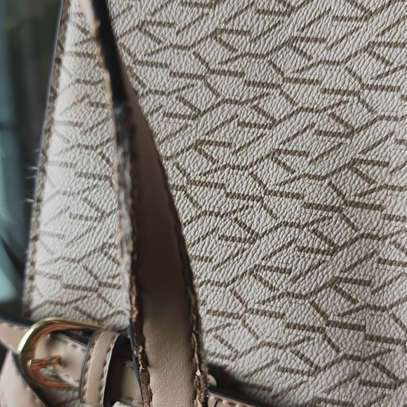 Marc New York Andrew Marc Tan and Beige Tote With Adjustable Straps - Picture 14 of 14